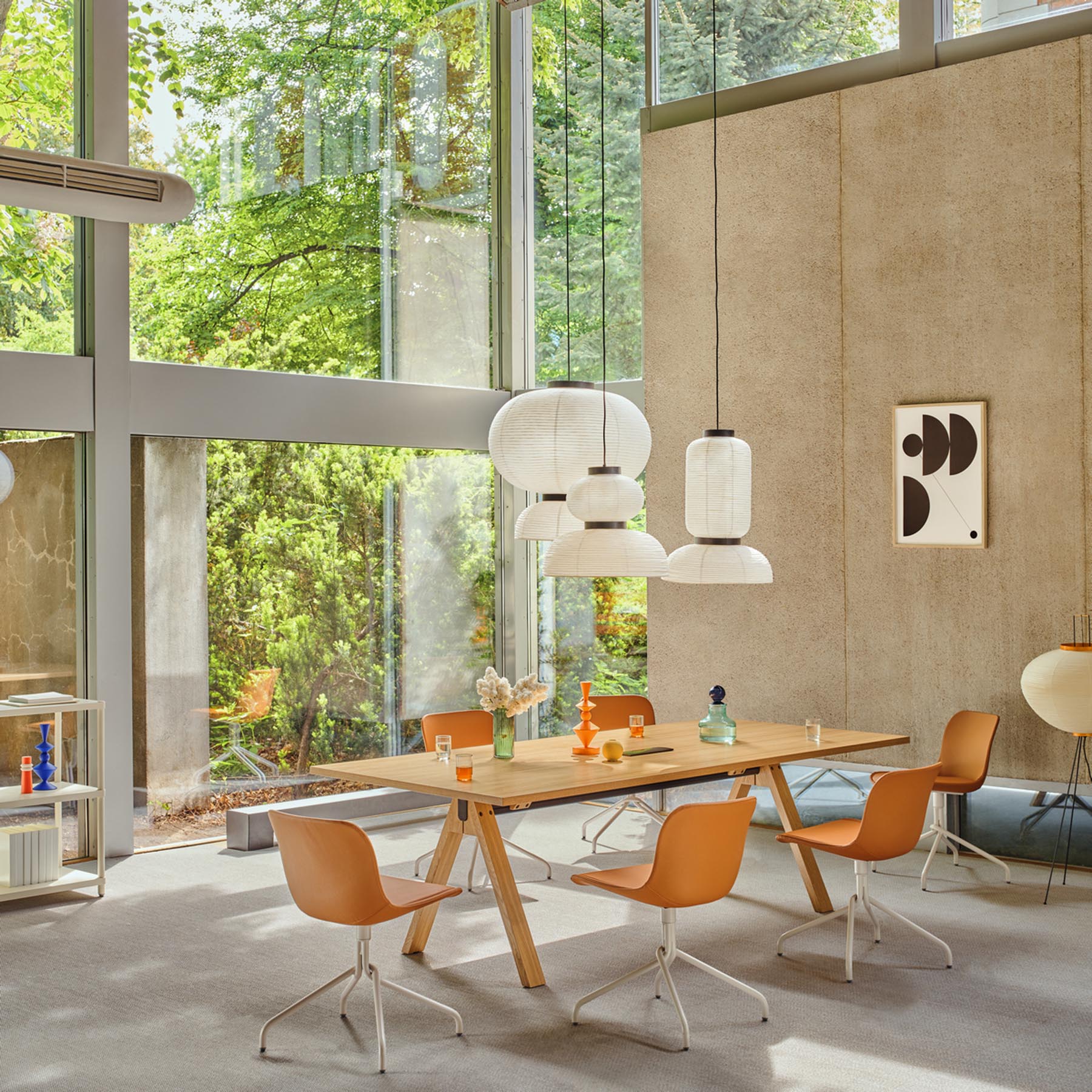 Eleganter Drehstuhl Baltic 2 Classic BLK4P13K mit schwarzer Basis, perfekt für komfortable Arbeitsumgebungen und modernes Interieur.