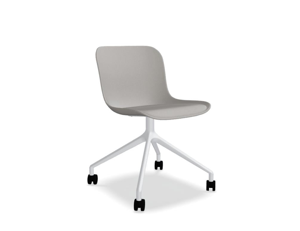 Drehstuhl Baltic 2 Classic von Mdd mit gepolstertem Schalensitz, Aluminium-Drehgestell und 4-Sternfuss, Ansicht von vorne.