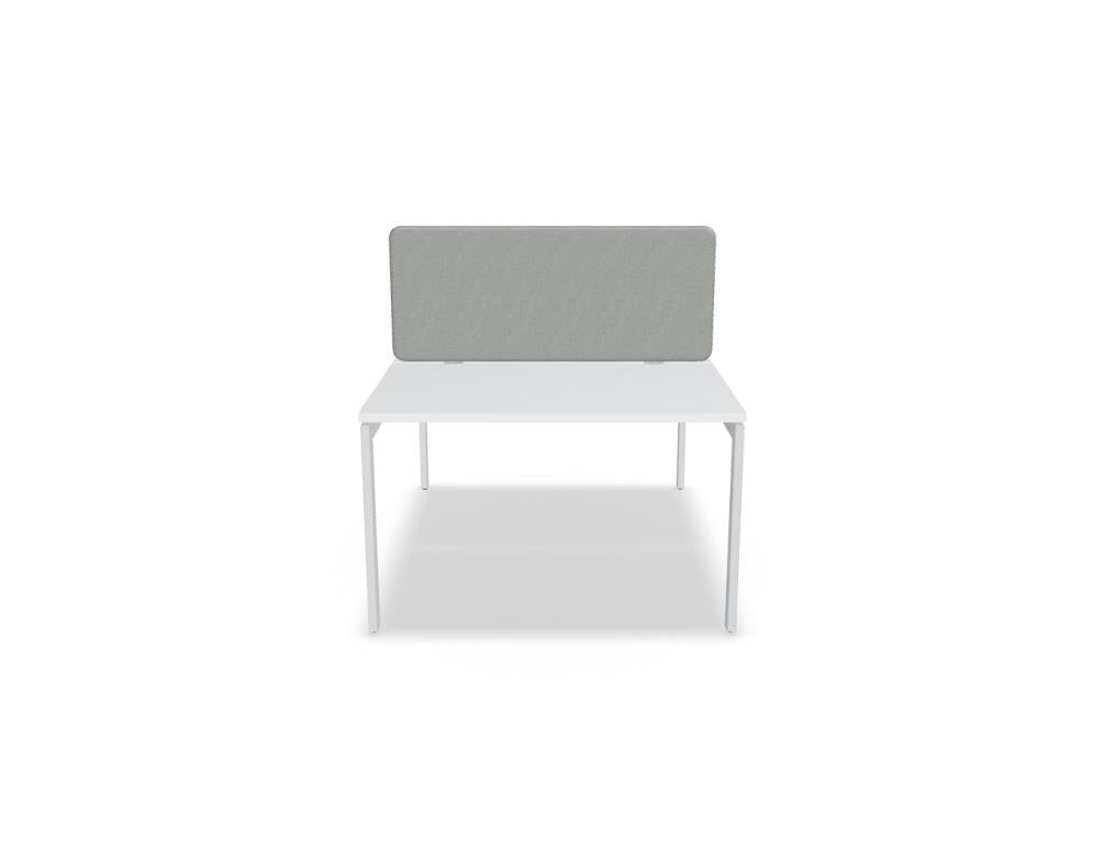 Doppelschreibtisch Ogi U Bench von Mdd mit Melaminplatte in Honigeiche und schwarzem Metallgestell, für zwei Arbeitsplätze.