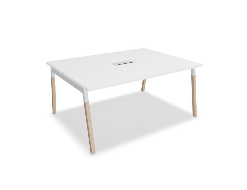 Ogi W SW26 Konferenztisch von Mdd mit eleganten Holzbeinen und großzügiger Tischplatte für moderne Besprechungsräume