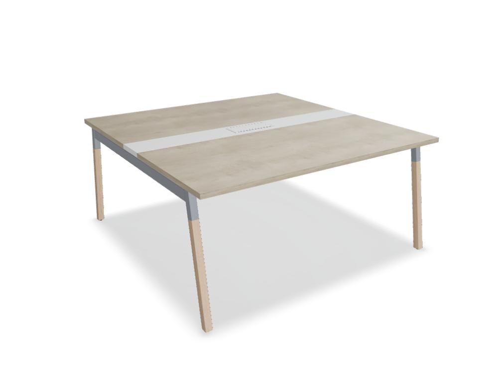 Konferenztisch Ogi W von Mdd mit Tischplatte in Honigeiche, Holzbeinen in Naturesche und schwarzem Metallgestell im Büro.