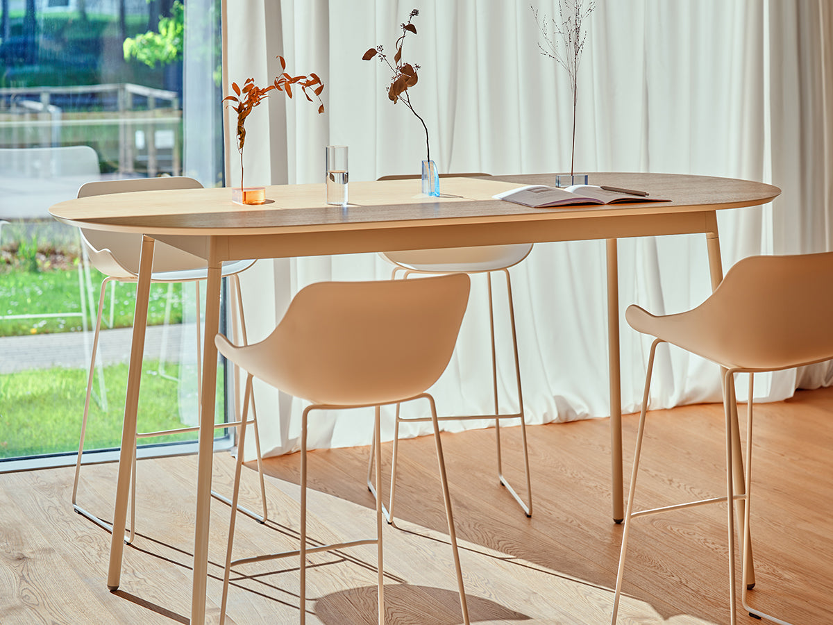 Stylischer Barhocker Baltic Basic BL1P4H von Mdd, perfekt für den Außenbereich, vereint modernes Design mit hervorragender Bequemlichkeit.