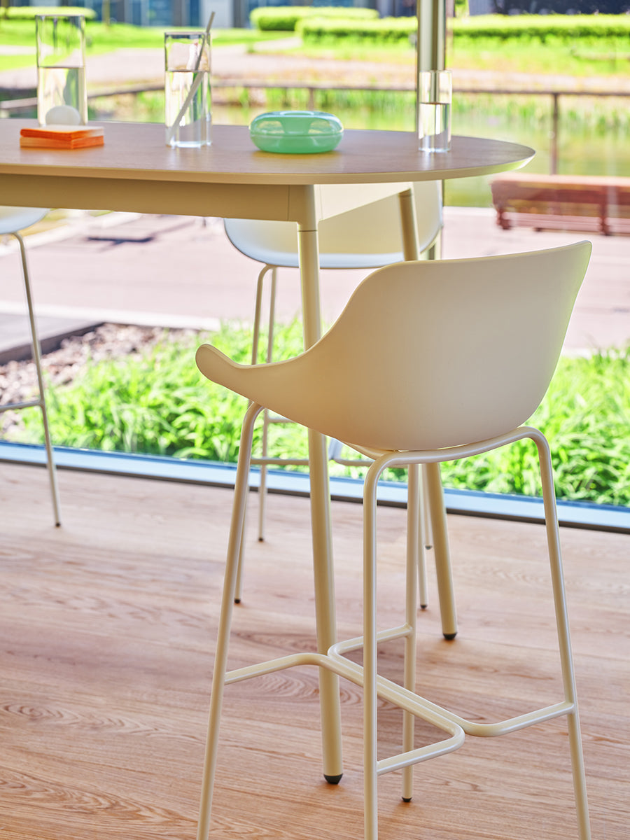 Eleganter Outdoor-Barstuhl Baltic Basic BL1P4H von Mdd, ideal für Terrassen und Gärten, bietet Komfort und zeitgemäße Ästhetik.