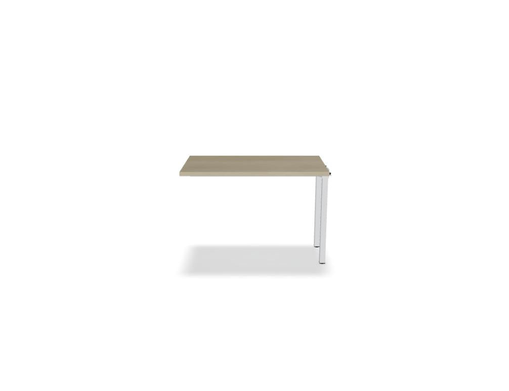 Schreibtisch Ogi Y von Mdd mit Tischplatte in Honigeiche und schwarzem Metallgestell, Profil 40x40 mm, für Büroarbeitsplätze.
