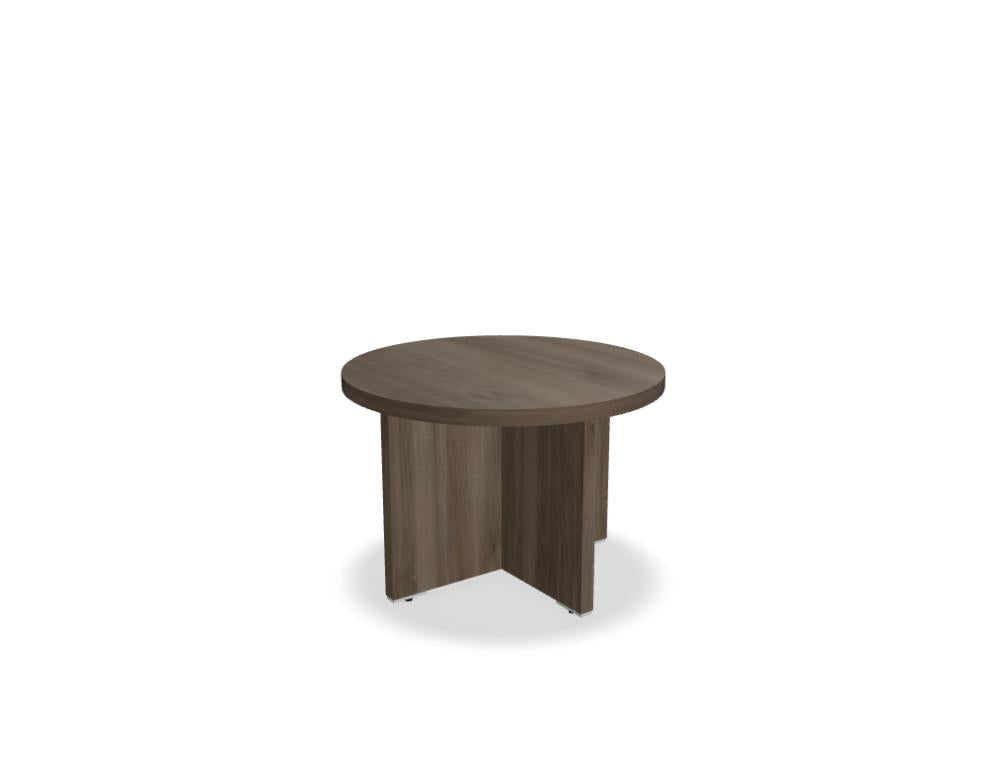 Beistelltisch Quando von Mdd aus Melaminplatte in Kanadischer Eiche mit gekreuztem Plattengestell und Bodenabstandshaltern aus Aluminium.