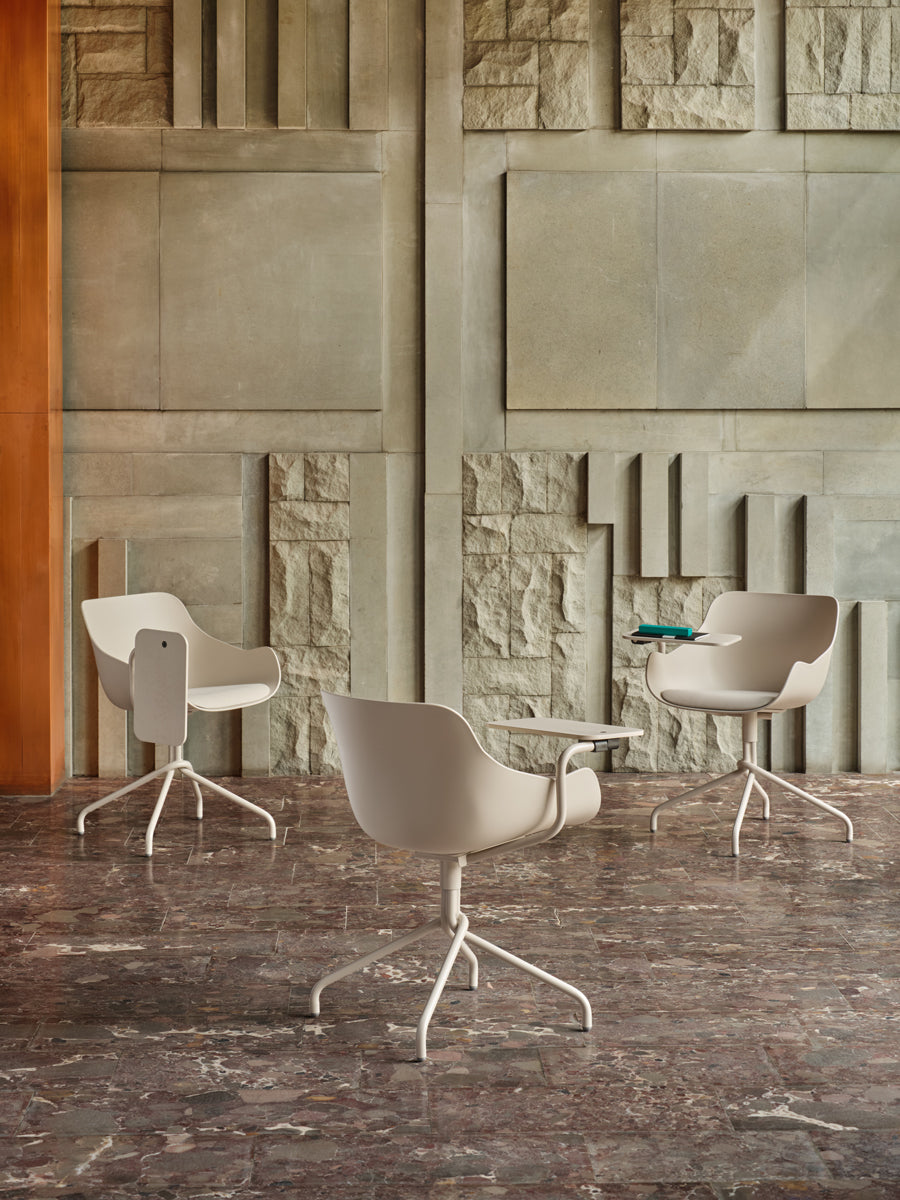 Eleganter Drehstuhl Baltic Remix BL3P19 von Mdd, ideal für stilvolle Büros, vereint Funktionalität mit modernem Flair und optimalem Sitzkomfort.