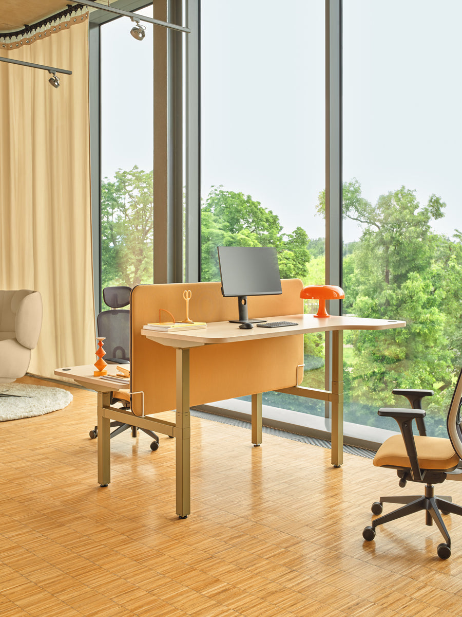 Sonic ZUS12 Akustikpaneel für Schreibtische, elegantes graues Design zur Schallreduktion und Verbesserung der Akustik im Büro.
