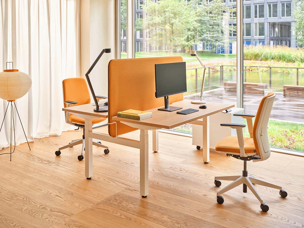Sonic Drive ZPS840 Akustikpaneel für Schreibtische, elegantes Design zur Schallreduktion, perfekt für kreative und ruhige Arbeitsumgebungen.