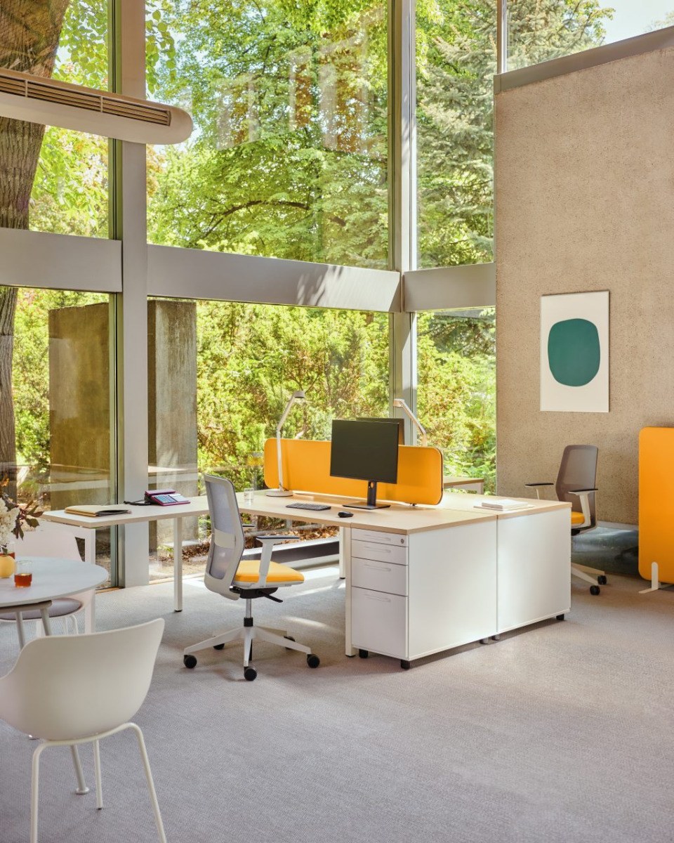 Weisser Standcontainer mit Melaminplatte, Metallschubladen und Aluminiumgriffen, Masse 100x60x74 cm, Korpus-Möbel von Mdd.