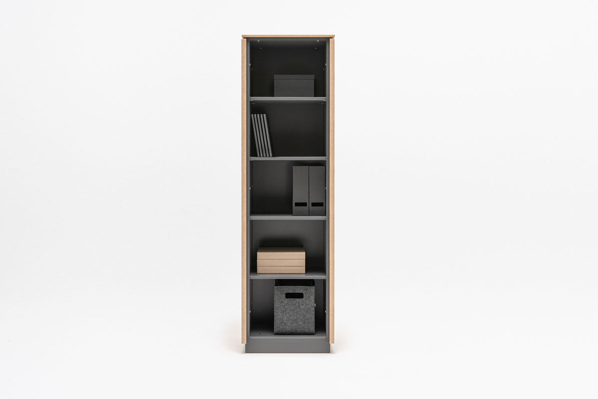 Status X39 - Regal in Eiche Grau präsentiert im Onlineshop von KAQTU Design AG. Standregal ist von Mdd