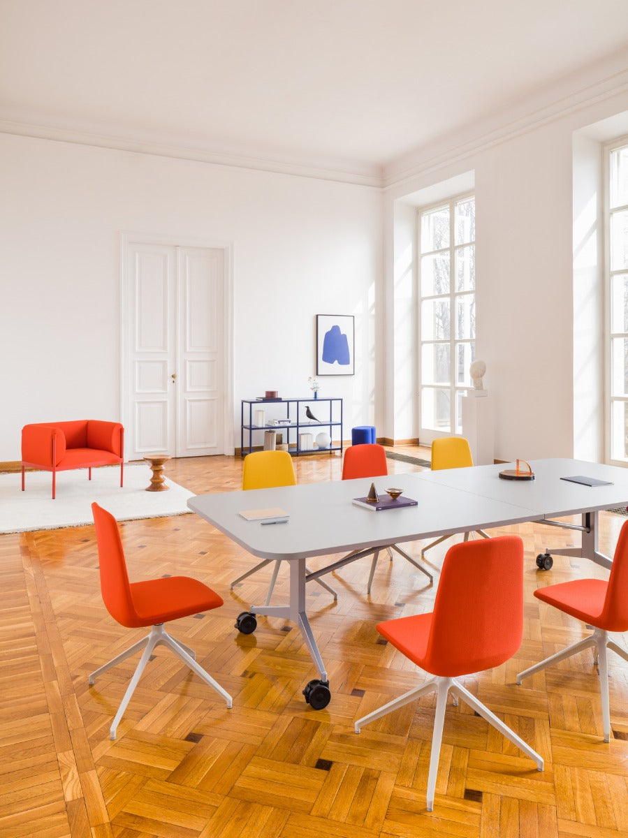 Moderner Ulti UKP19K Drehstuhl von MDD, perfekt für stilvolle Arbeitsumgebungen, vereint Funktionalität und ansprechendes Design.