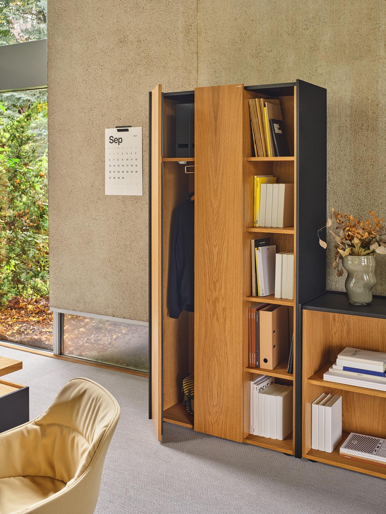 Elegantes Viga V27M Standregal von Mdd in Holzoptik, perfekt für die stilvolle Aufbewahrung und Dekoration in jedem Raum.