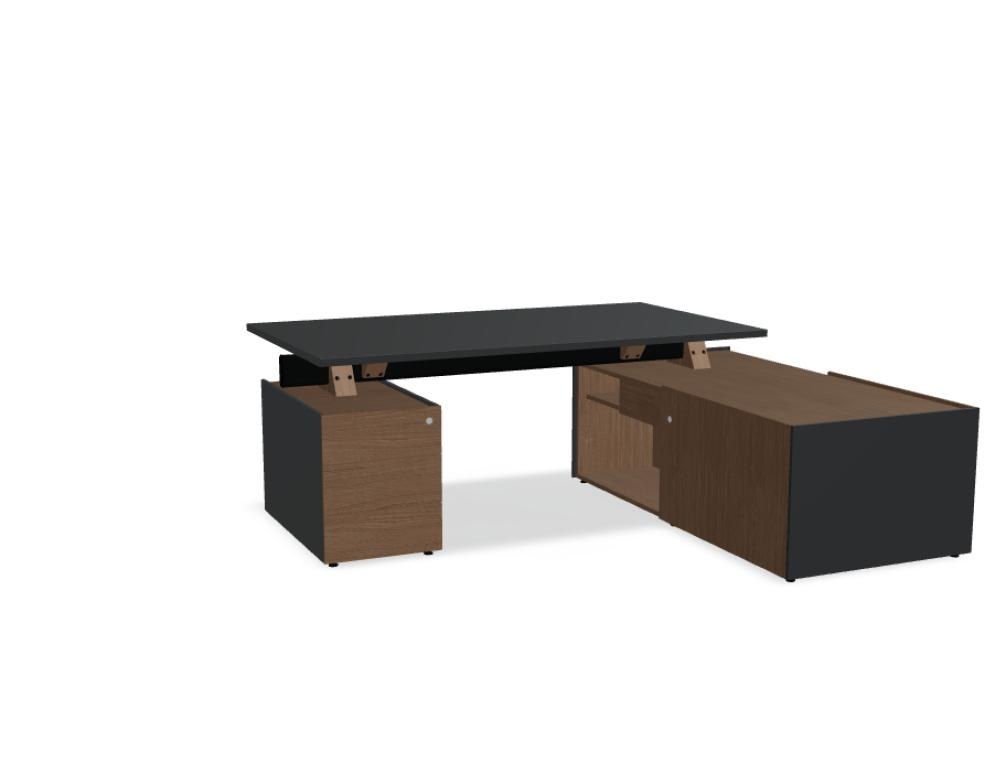 Chefschreibtisch Viga in Dunkler Walnuss mit Aluminiumgestell, Managerschrank und Rollcontainer aus Holzfurnier, Ansicht von vorne.