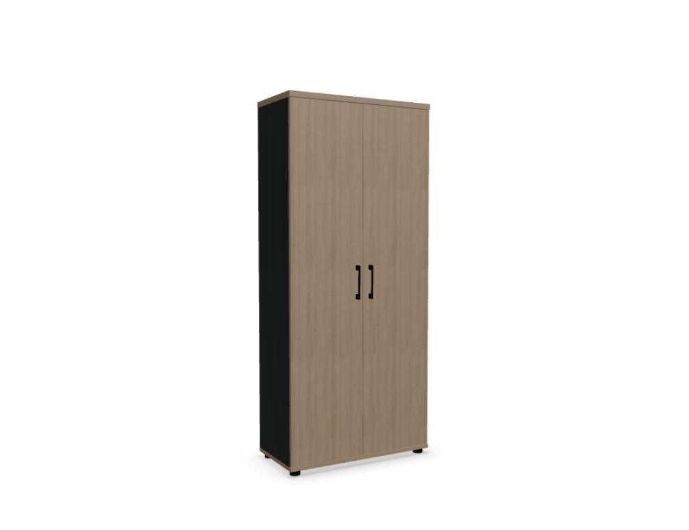 Bild eines modernen Kleiderschranks Basic K5204 (Kategorie Garderobe von MDD). Offenes Innenraumdesign mit braunen Holzflächen, sauberem, minimalistischen Look; ideal für ordentliche Aufbewahrung von Kleidung, Accessoires und Schuhen.