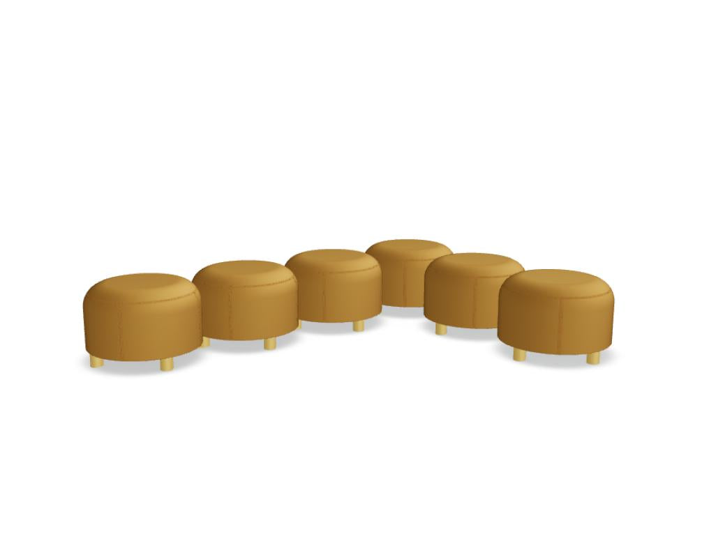 Modularer Dots DTSU04 Pouf aus der MDD-Kollektion, flexibel stapelbar, hellgraue Stoffoberfläche, zierliche Nähte, vielseitig einsetzbar als Sitz- oder Beistellobjekt.
