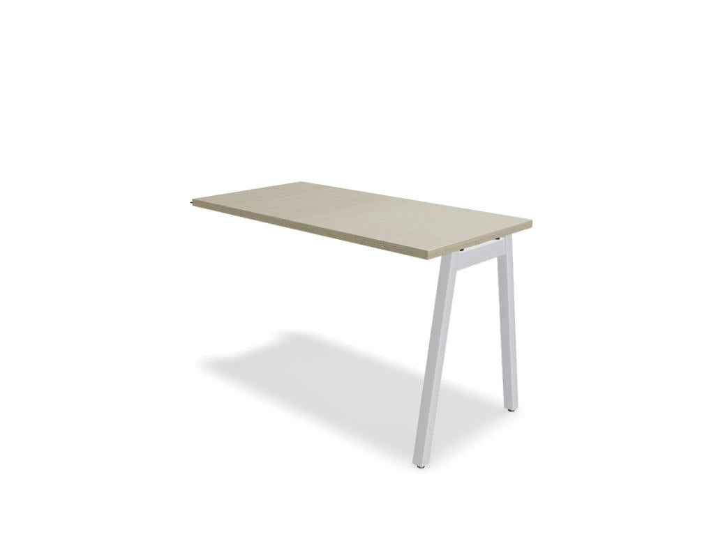 Ansatztisch für Schreibtische von Mdd mit Melamin-Tischplatte in Akazie und pulverbeschichtetem Metallgestell in Aluminium Halbmatt.