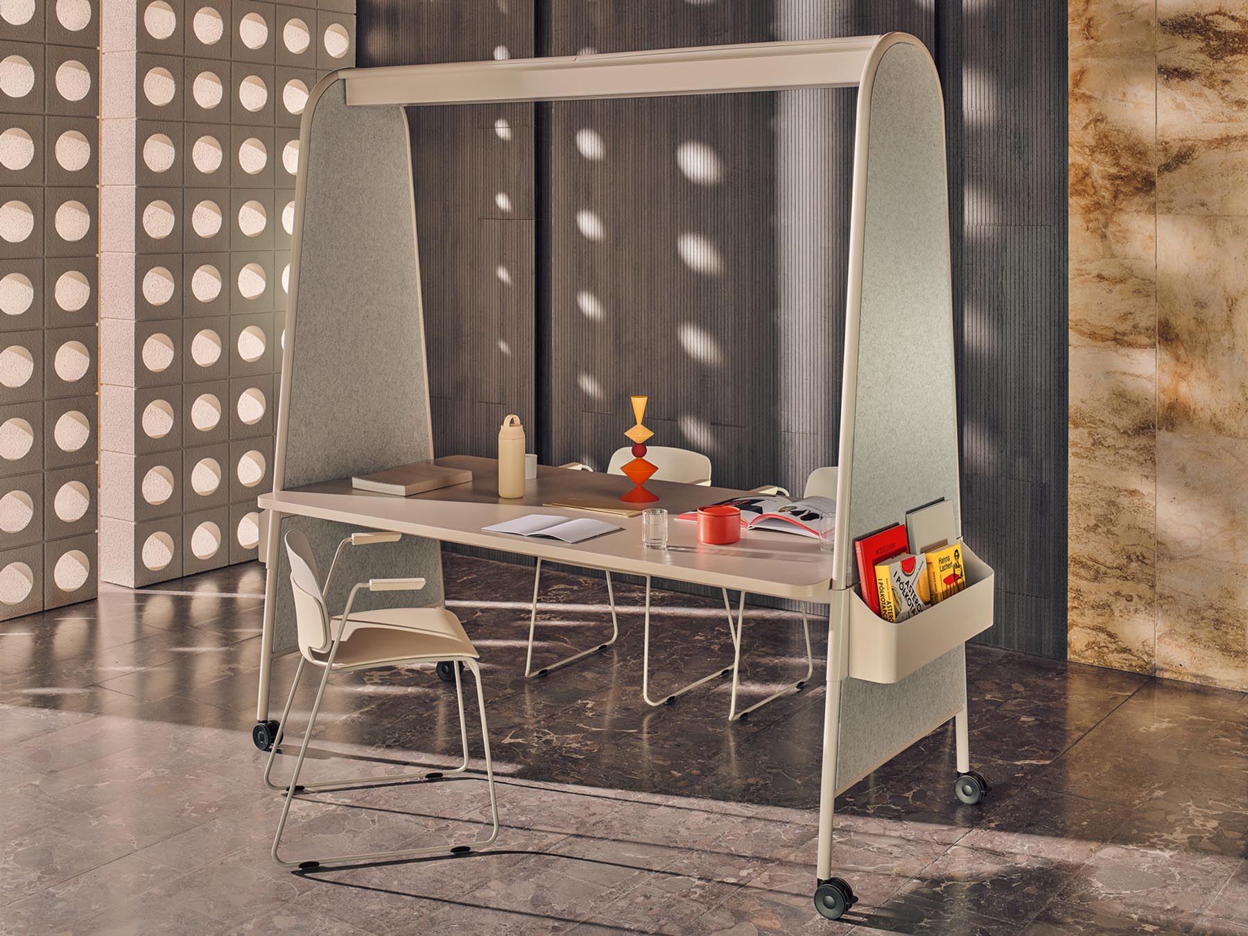 Moderner Esstisch Ampla AUR02 von MDD: Zeitloses Design, robuste Bauweise und perfekte Ergänzung für jedes Esszimmer.