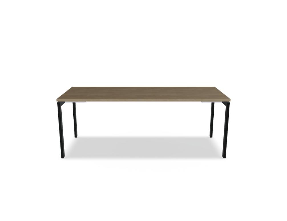 Schreibtisch Ogi U von Mdd mit Tischplatte in Honigeiche und pulverbeschichtetem, schwarzem Metallgestell im minimalistischen Design.