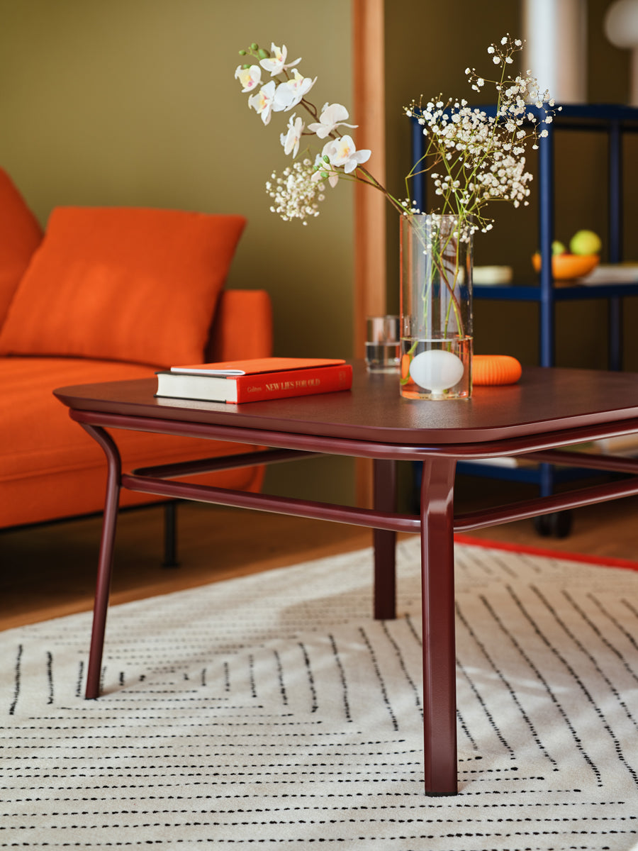 Eleganter Kaffeetisch Grace GR02S aus hellem Holz, mit minimalistischer Form und stilvollen, schlanken Beinen – perfektes Möbelstück für jedes moderne Wohnzimmer.