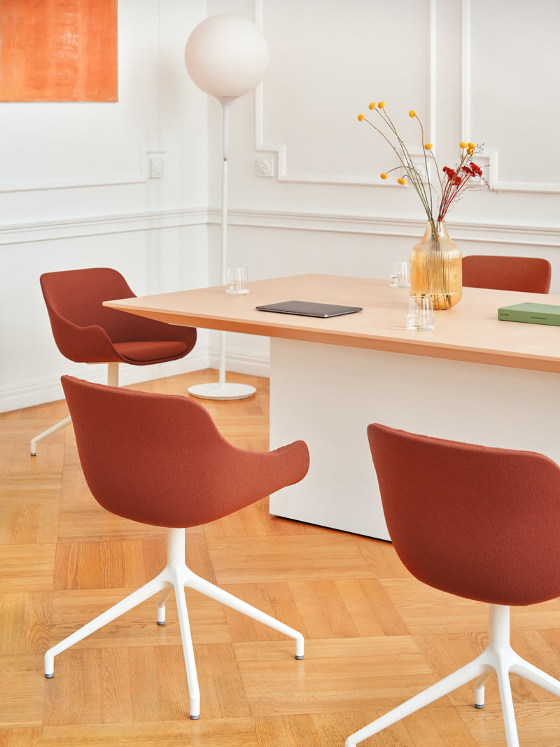 Eleganter Schreibtisch Gravity GAV7 von Mdd, ideal für das Chefzimmer, vereint Funktionalität und modernes Design für effizientes Arbeiten.