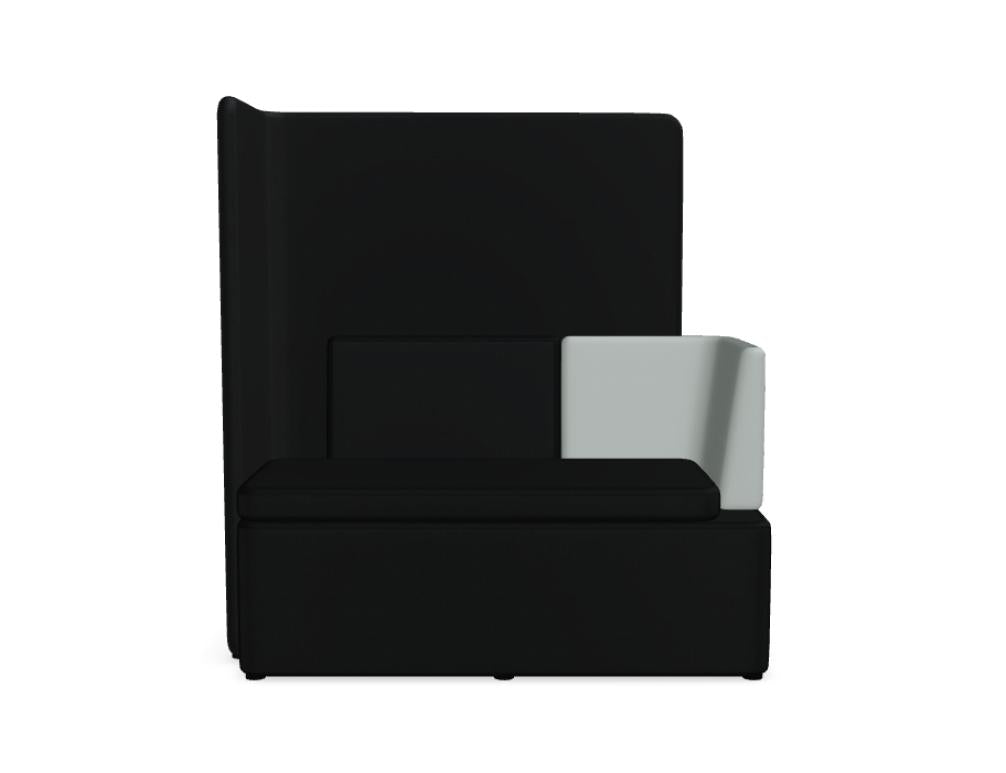 Bild eines modularen Kaiva KAV5P Sofa-Sets in hellem, modernen Wohnzimmerstil; horizontale Rückenlehne, gepolsterte Sitzflächen, federndes Design, beige-tone Stoffbezug, modulare Konfigurationsmöglichkeiten sichtbar, stilvolle Beistelltische im Vordergrund