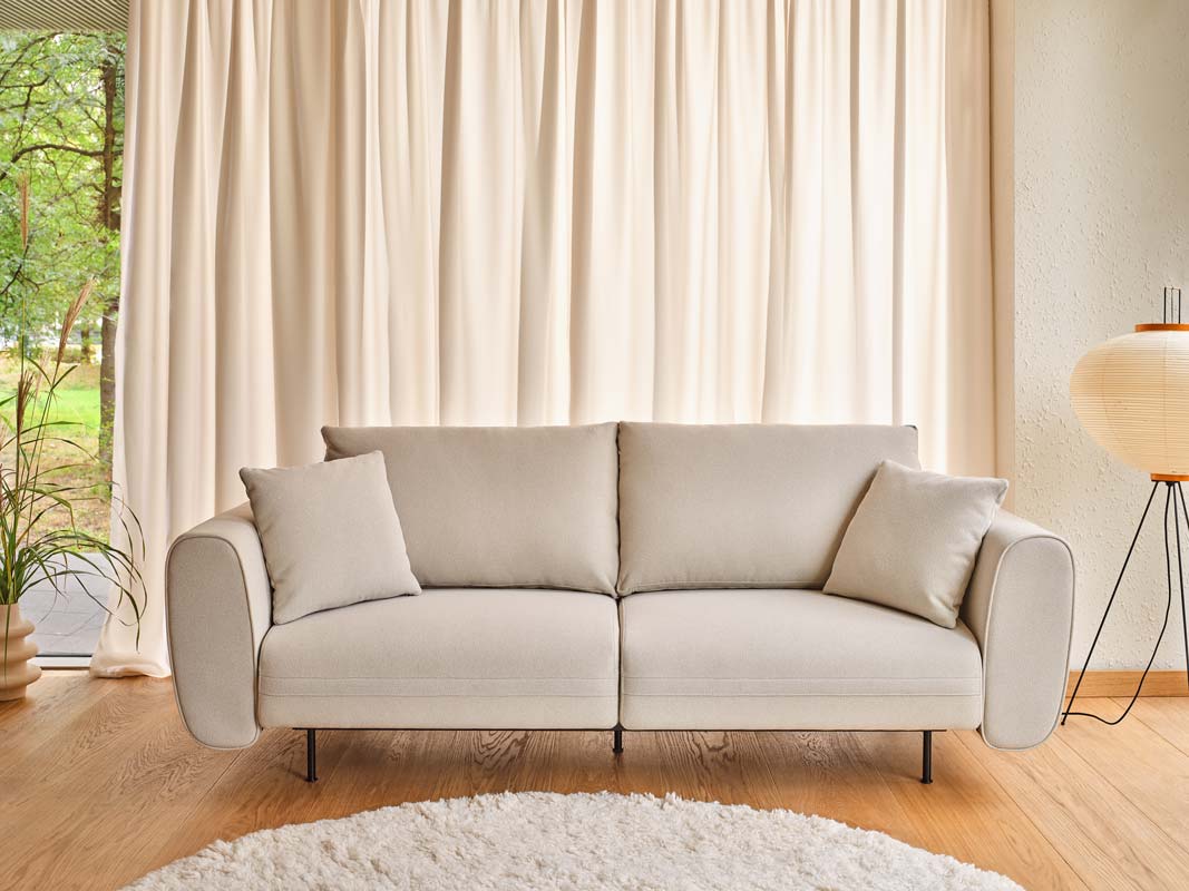 Elegantes 2er Sofa Lotus LTS03 von MDD in sanftem Altrosa, ideal für moderne Wohnräume, vereint Komfort und stilvolles Design.