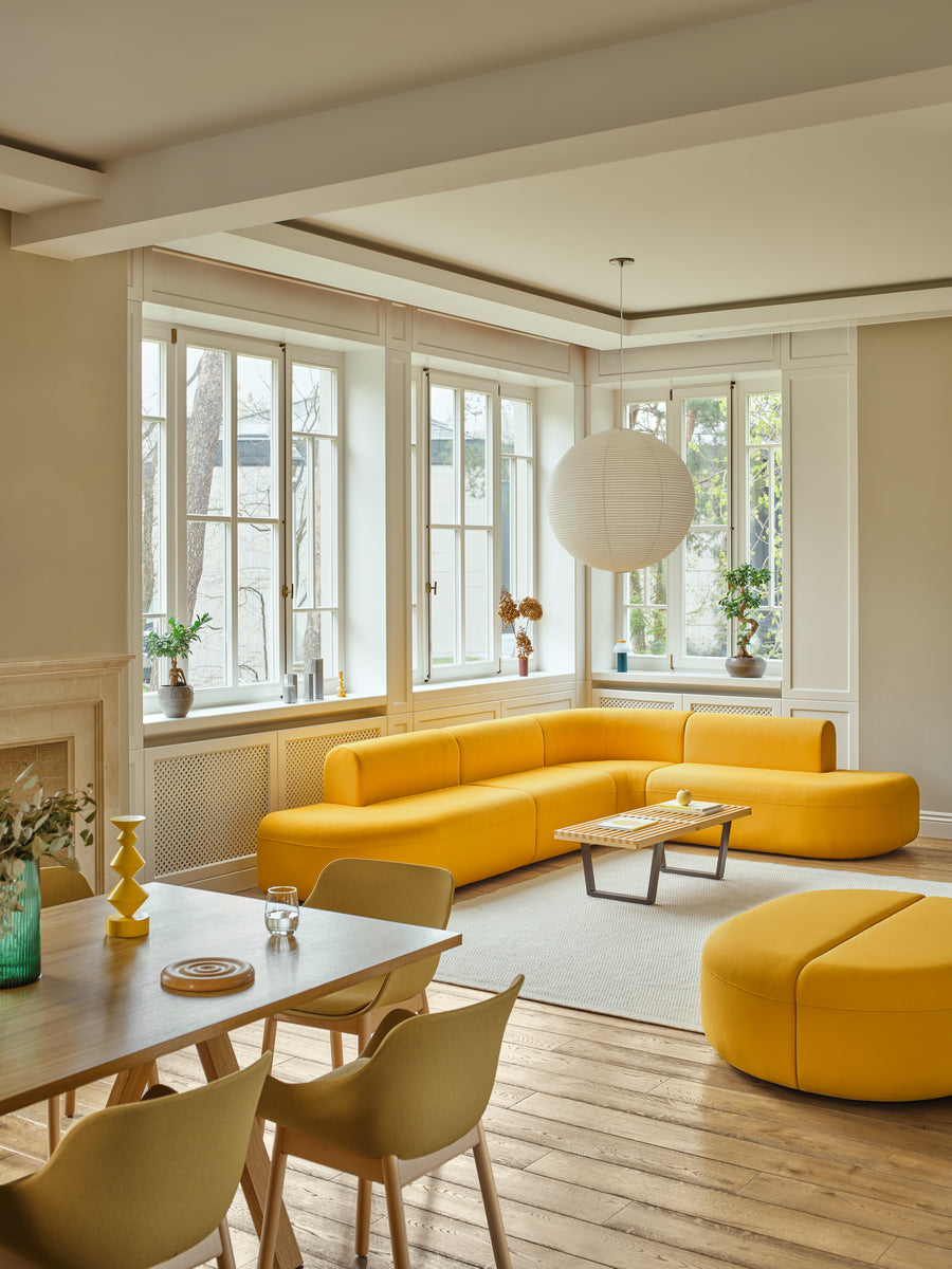Stilvolles 5er-Sofa Artiko AT15 von Mdd, perfekt für zeitgemäße Interiors, bietet Komfort und ästhetische Akzente für Ihr Zuhause.