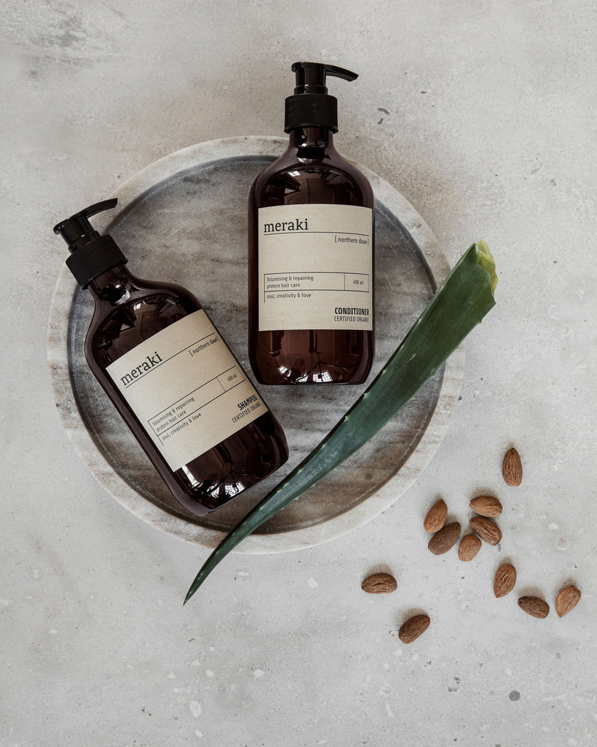 Conditioner, Northern dawn in Braun präsentiert im Onlineshop von KAQTU Design AG. Duschmittel + Shampoo ist von Meraki