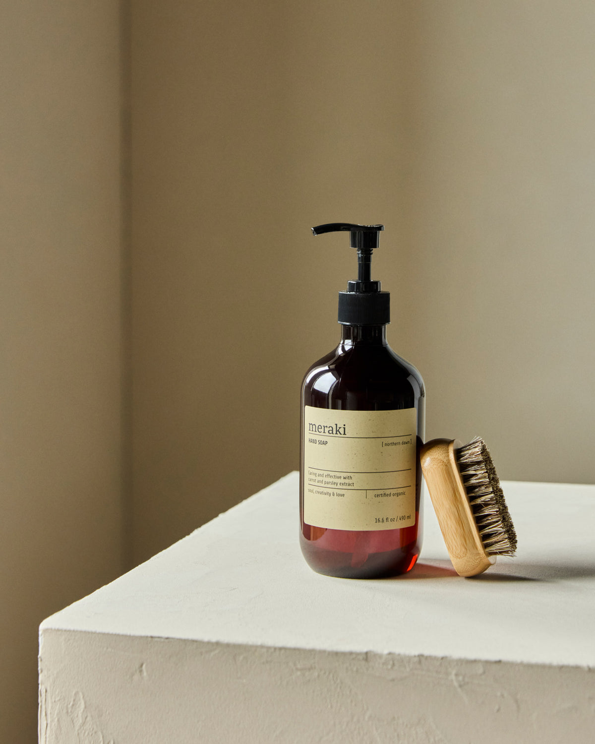 Hand soap, Northern dawn in Braun präsentiert im Onlineshop von KAQTU Design AG. Körperpflege ist von Meraki
