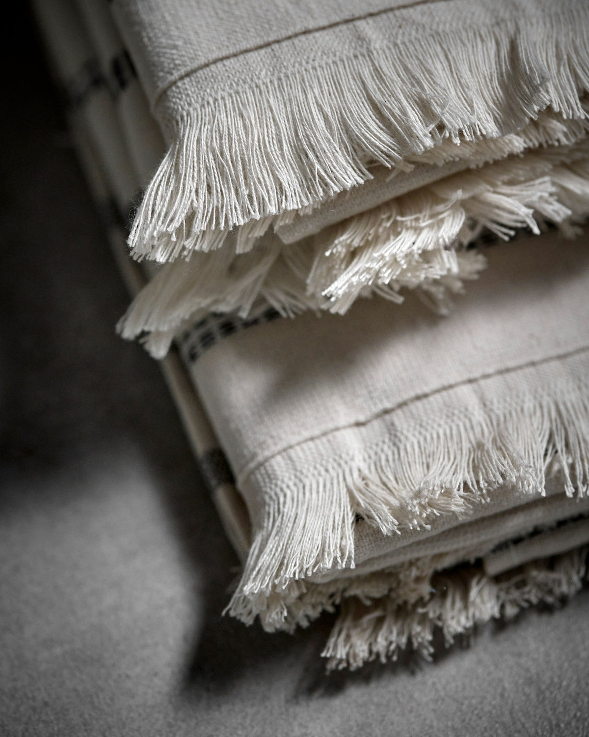 Handtuch, MKTrue, Off-White,Schwarz in Off-White, Schwarz präsentiert im Onlineshop von KAQTU Design AG. Handtuch ist von Meraki