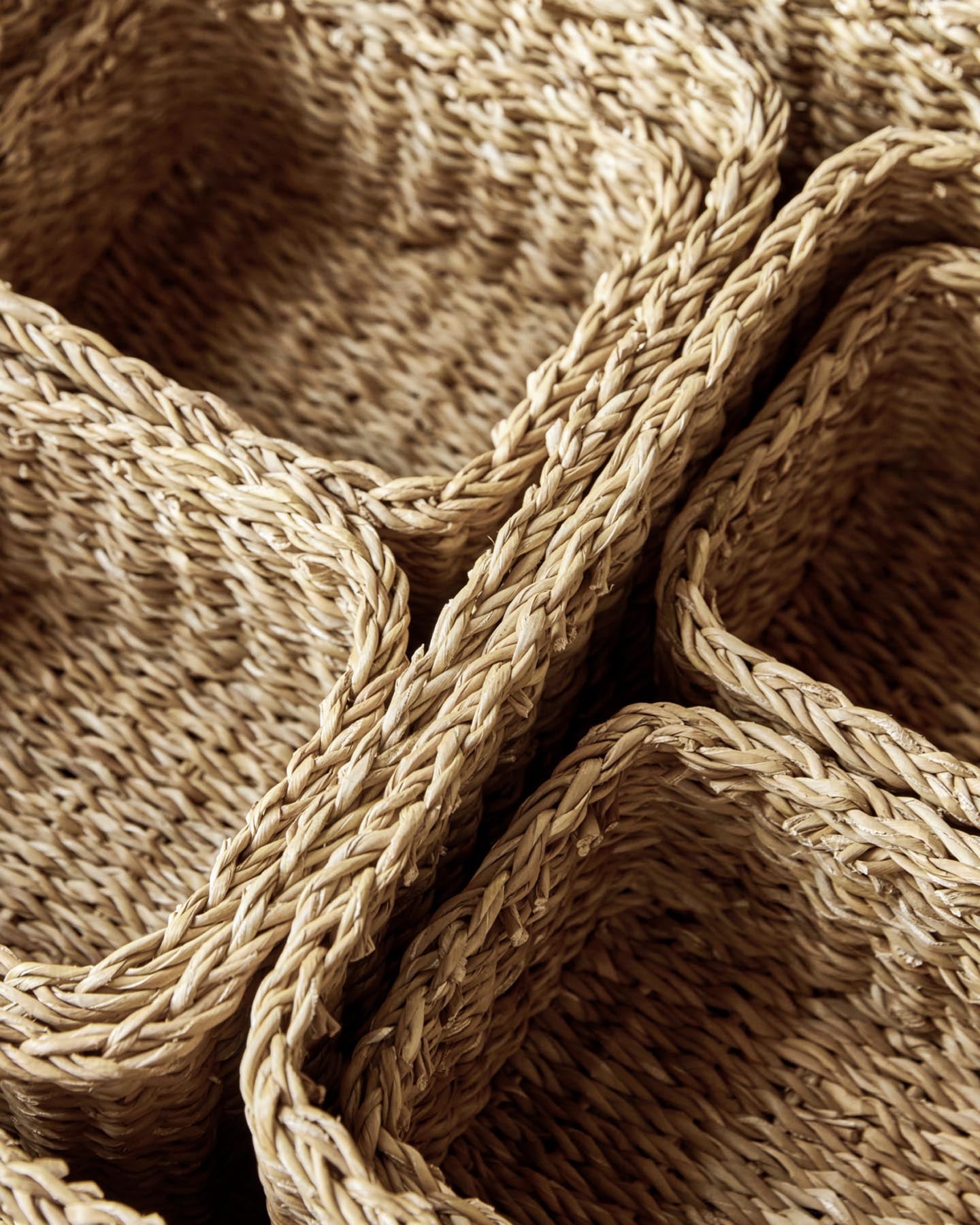 Entdecken Sie den handgeflochtenen Aufbewahrungskorb MKSquare von Meraki – stilvolle Ordnung für Ihr Zuhause in natürlichem Design.