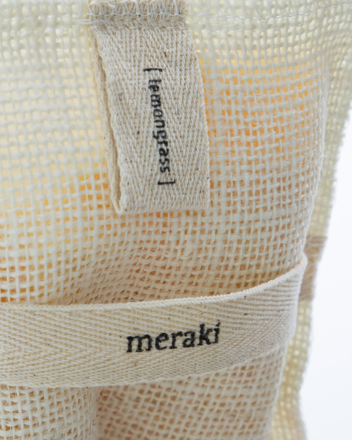 Bath mitt Lemongrass: Peeling-Handschuh mit integrierter Seife als Körperpflegeprodukt