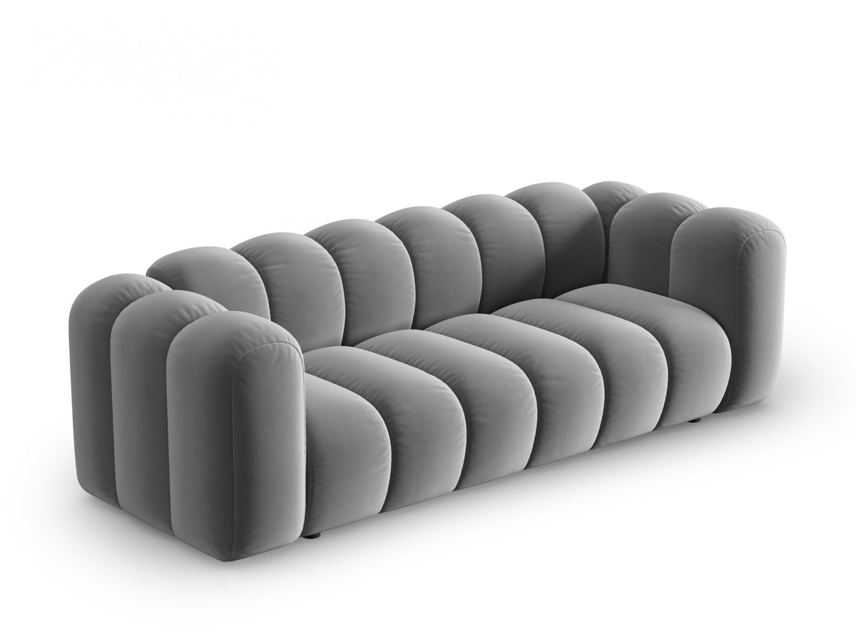 Lupine Velour Sofa 3 Sitzer in Grey-Salvador präsentiert im Onlineshop von KAQTU Design AG. 3er Sofa ist von Micadoni