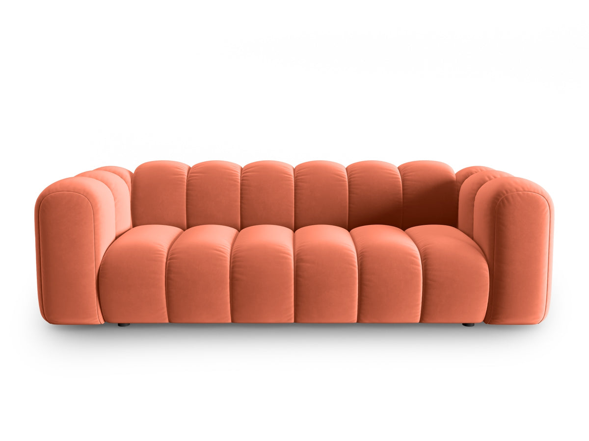 Lupine Velour Sofa 3 Sitzer in Coral-Salvador präsentiert im Onlineshop von KAQTU Design AG. 3er Sofa ist von Micadoni