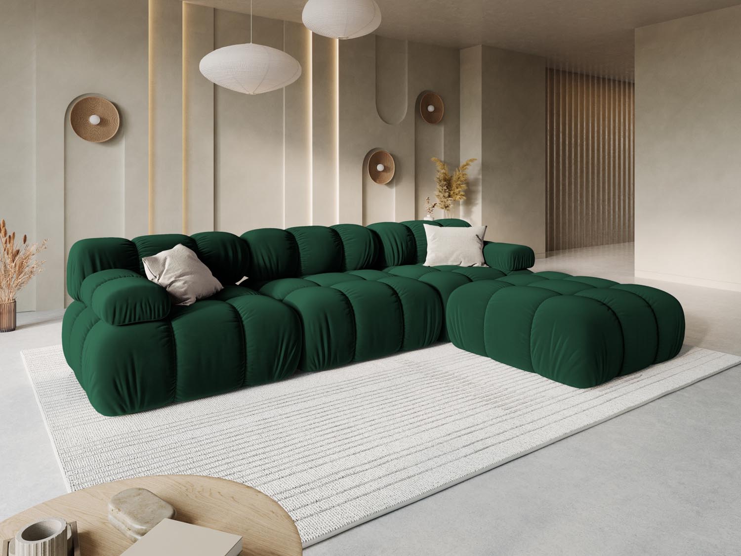 Elegantes Bellis Velour Sofa in Flaschengrün, 3-Sitzer, modulare Gestaltung für stilvolle Wohnräume, präsentiert von KAQTU Design AG.