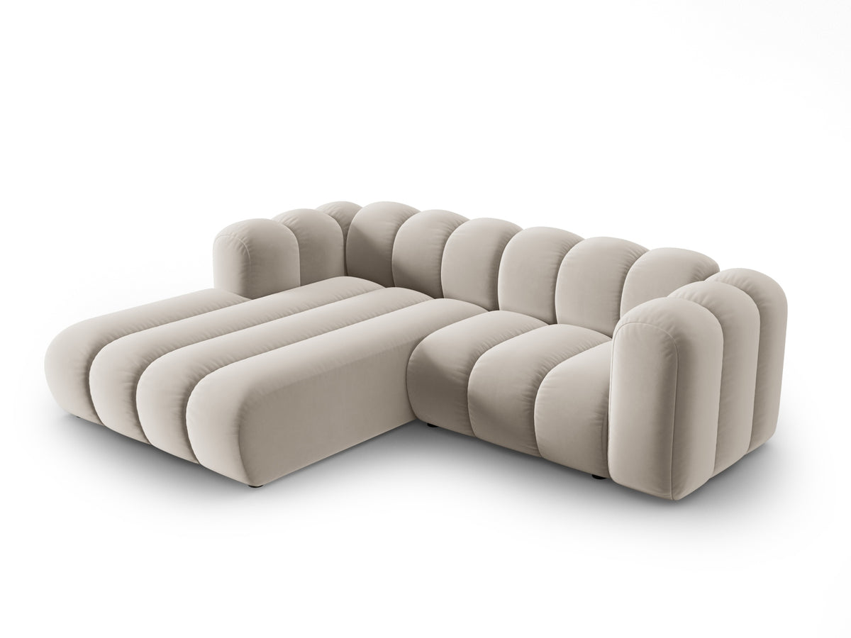 Lupine Velour modulares Ecksofa links 3 Sitzer in Beige-Salvador präsentiert im Onlineshop von KAQTU Design AG. L-Sofa links ist von Micadoni