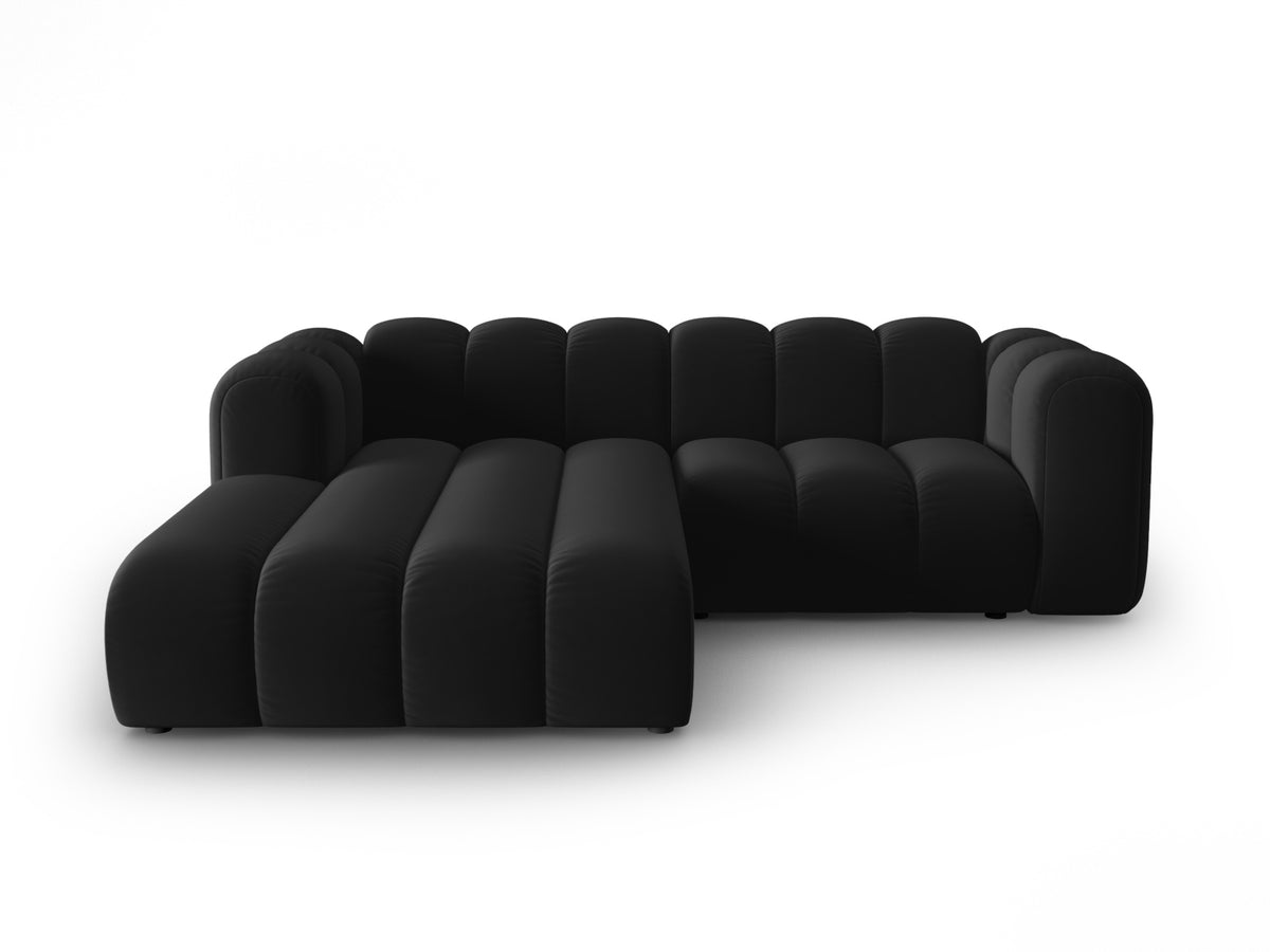 Lupine Velour modulares Ecksofa links 3 Sitzer in Black-Salvador präsentiert im Onlineshop von KAQTU Design AG. L-Sofa links ist von Micadoni