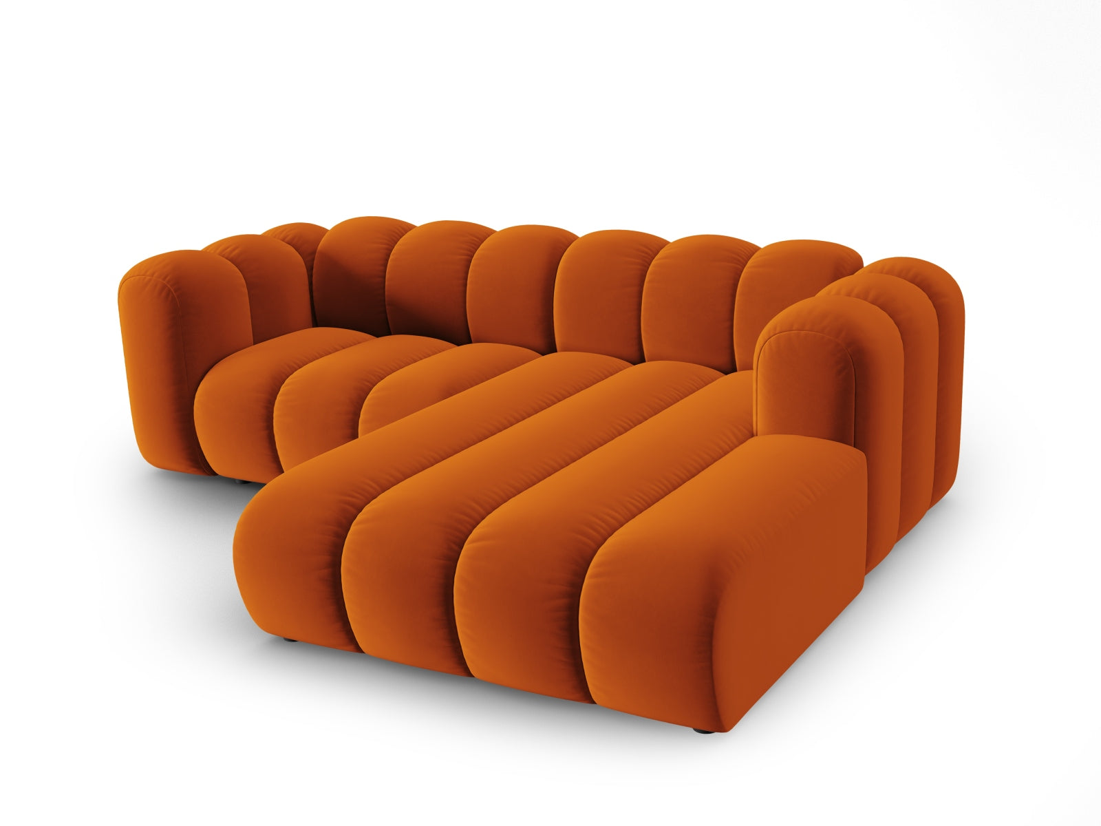 Erleben Sie das Lupine Velour Ecksofa rechts 3 Sitzer von Micadoni – ein elegantes, modulares Sofa, das Stil und Komfort in Ihr Zuhause bringt.