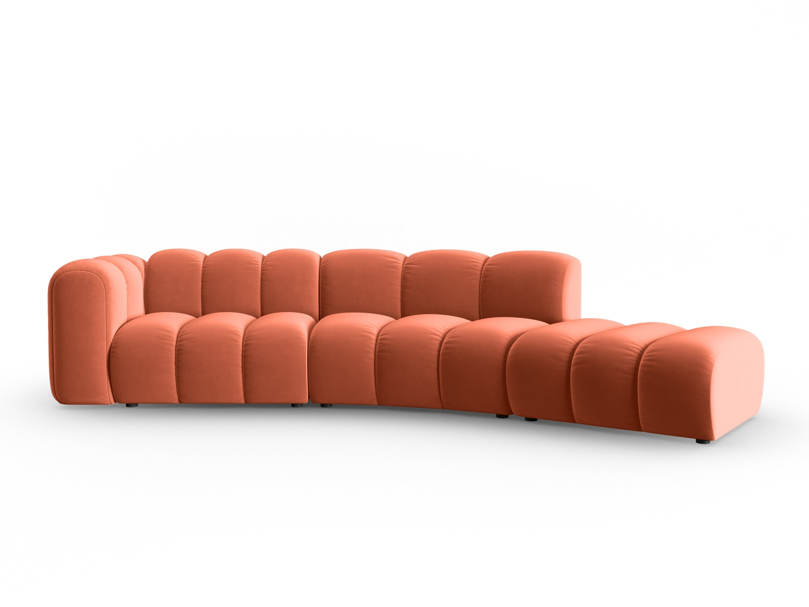 Entdecken Sie das elegante Lupine Velour Sofa von Micadoni – ein 5-Sitzer mit modularem Design, ideal für stilvolle Wohnräume.