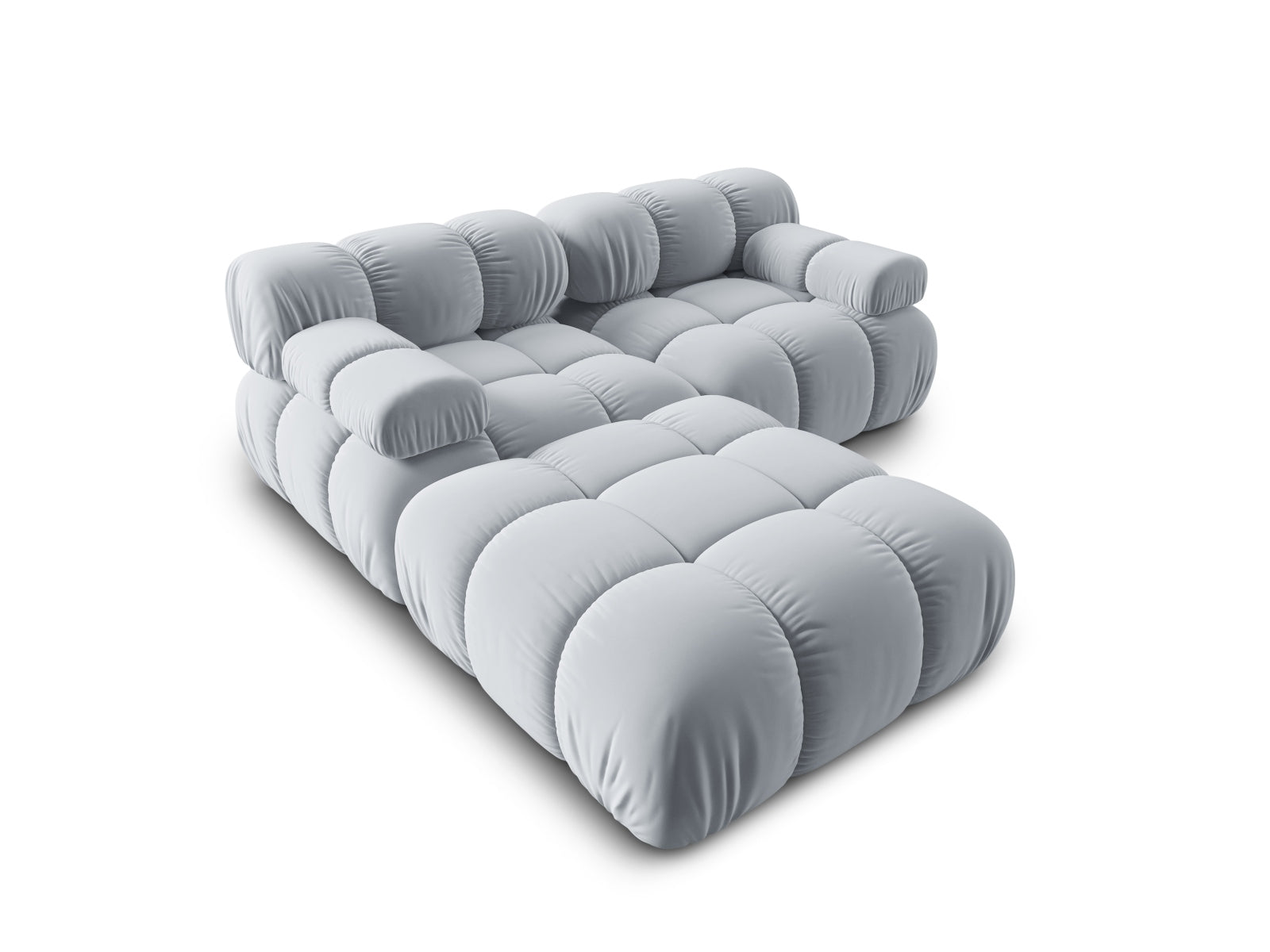 Elegantes Bellis Velour Sofa in sanftem Hellblau, 3-Sitzer, ideal für kreative Raumgestaltungen und gemütliche Wohnatmosphäre.