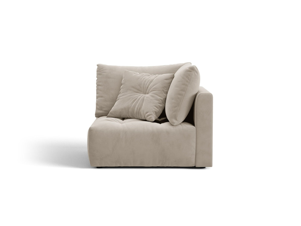 Eckmodul des Bloom Sofas von Micadoni in leichtem Beige, Bezug aus Casino Velours-Stoff, schwarze Kunststoffbeine, gepolsterte Rückenlehne.