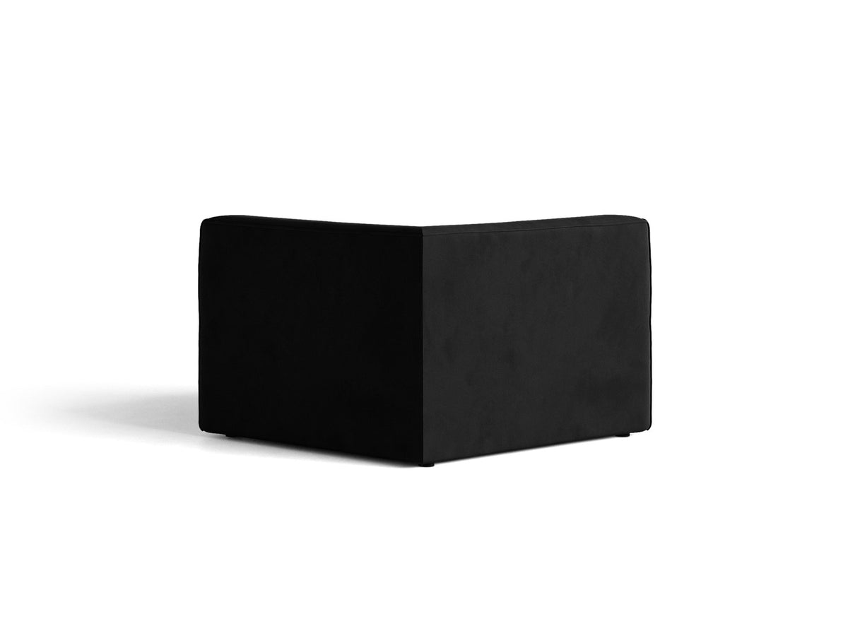 Eckmodul Jodie von Micadoni in leichtem Beige, Venus-Samtstoff, schwarze Kunststoffbeine, Teil eines modularen Sofasystems.