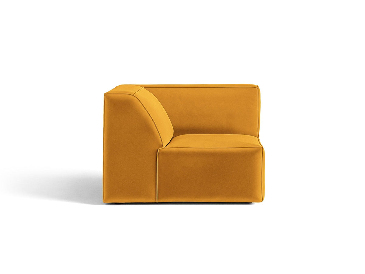 Eckmodul Jodie von Micadoni in leichtem Beige, Venus-Samtstoff, schwarze Kunststoffbeine, Teil eines modularen Sofasystems.