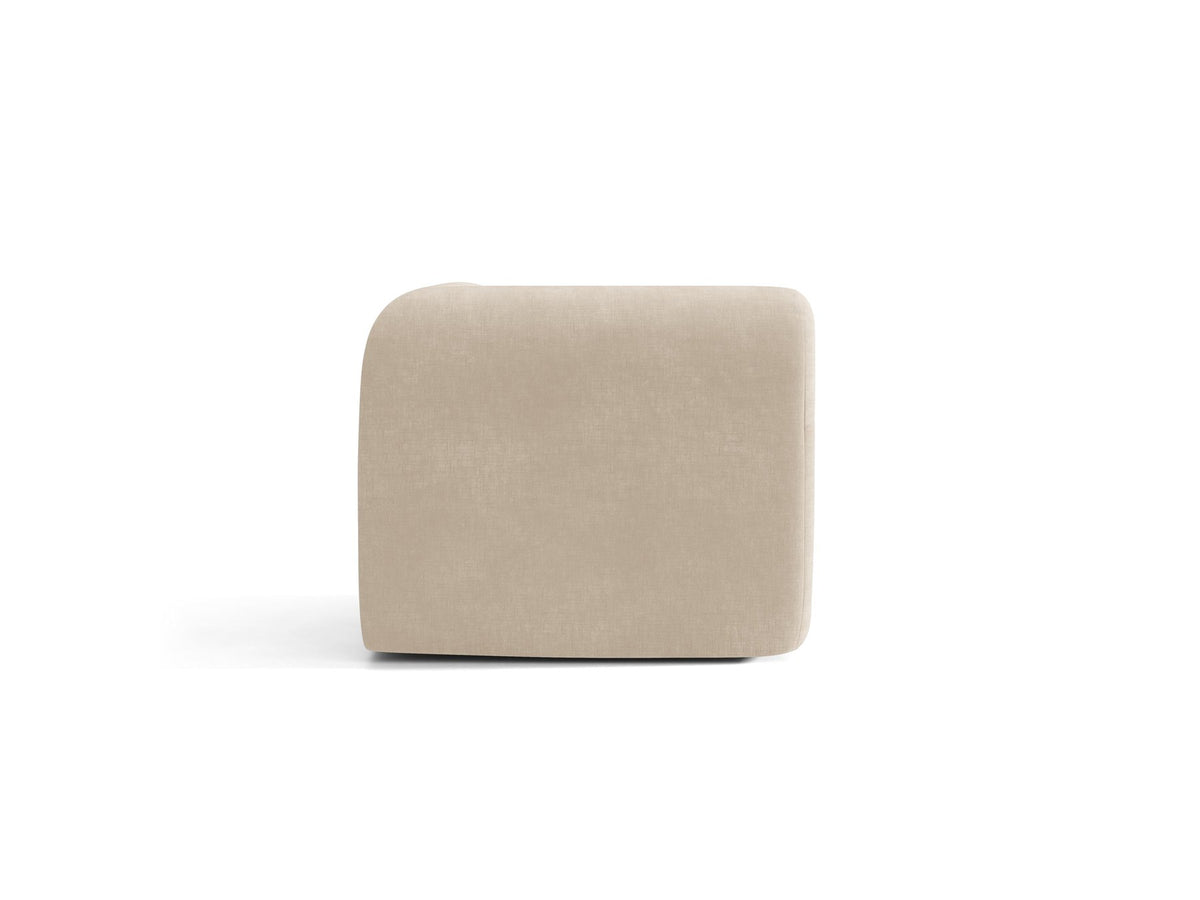 Eckmodul Neo von Micadoni in dunklem Olivgrün, gepolstertes modulares Sofa mit hoher Rückenlehne und schwarzen Kunststoffbeinen.