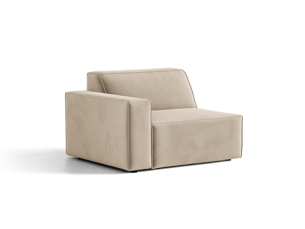 Modulares Sofa-Element Jodie von Micadoni in leichtem Beige mit Venus-Samtstoff, schwarzen Kunststoffbeinen und niedriger Rückenlehne.