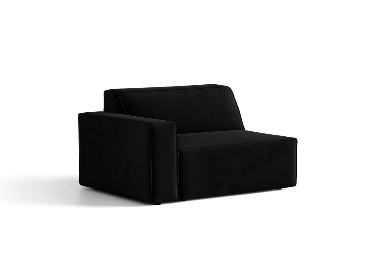 Modulares Sofa-Element Jodie von Micadoni in Leichtes Beige mit Venus Samtstoff, schwarzen Kunststoffbeinen und niedriger Rückenlehne.