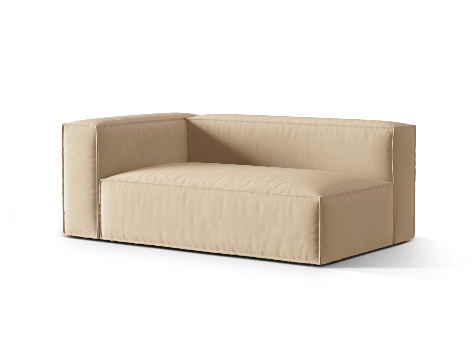 Elegantes Nuria Velour 3-Sitzer Sofa in Nude-Paris, ideal für stilvolle Wohnräume. Modulares Design von Micadoni.
