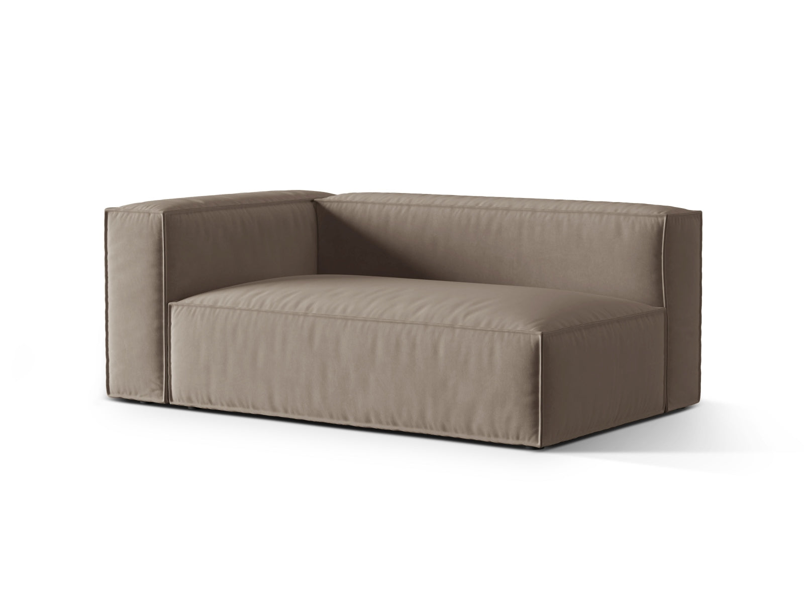 Elegantes Nuria Velour 3-Sitzer Sofa in Warm Grey-Paris, ideal für stilvolle Wohnräume, präsentiert von Micadoni.