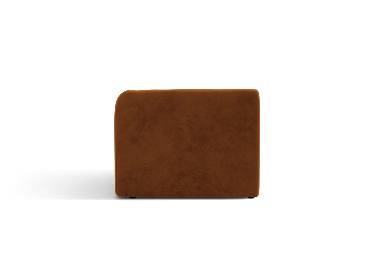Miley Einsitzer von Micadoni: modulares Sofa-Modul in Dunkelbeige mit Stoffbezug Bluvel 30, schwarzen Kunststoffbeinen und gepolsterter Rückenlehne.