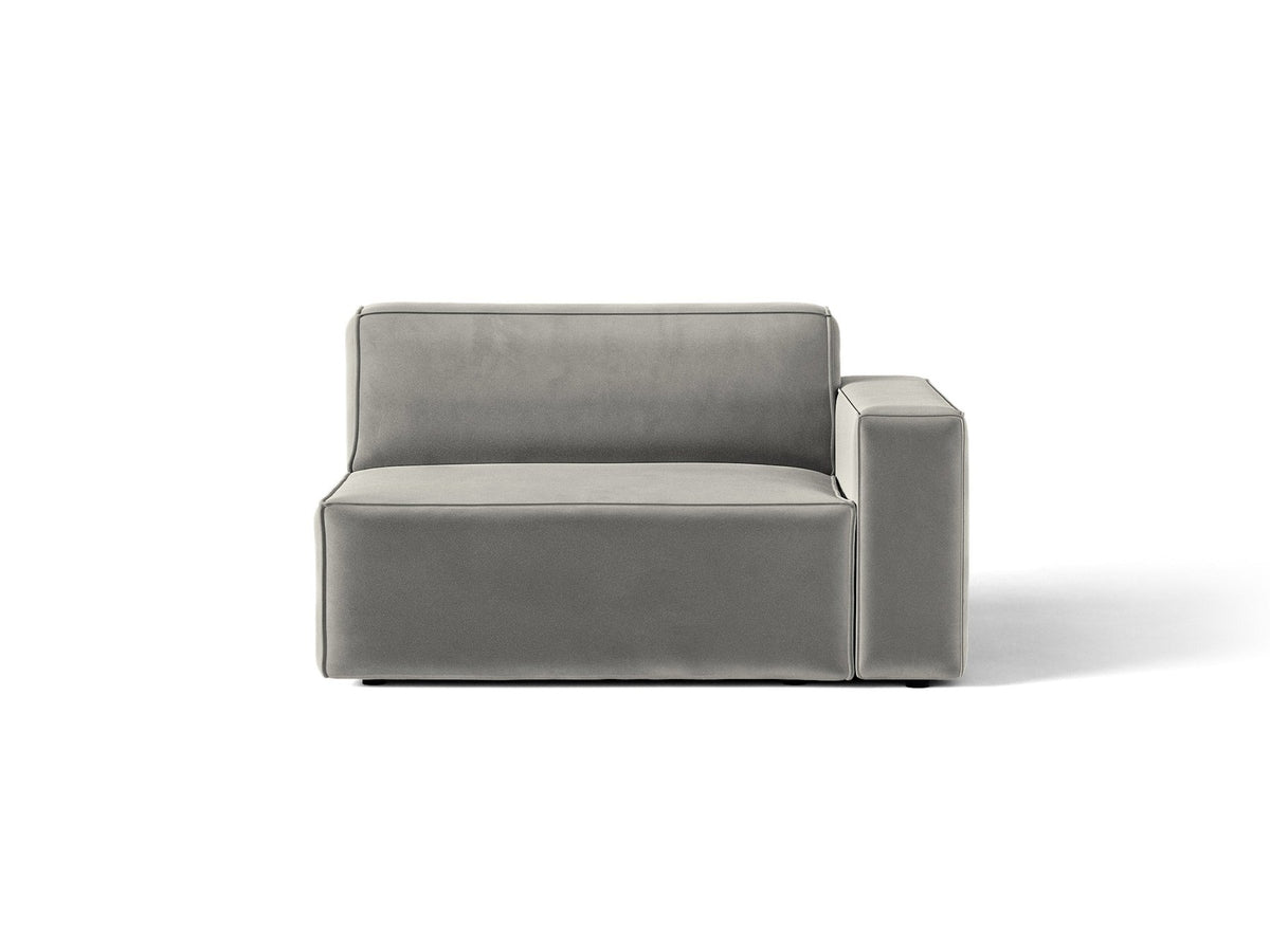 Modulares Sofa Jodie von Micadoni in leichtem Beige, Venus Samtstoff, schwarzen Kunststoffbeinen, rechtsseitige Ausrichtung als Eckmodul.